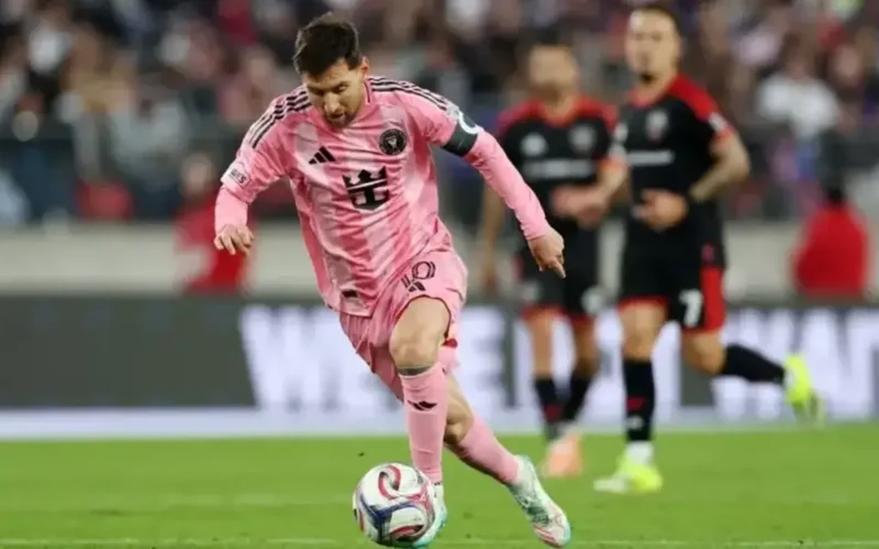 القنوات الناقلة لمواجهة إنتر ميامي وشارلوت في الدوري الأميركي وموعد اللقاء المرتقب